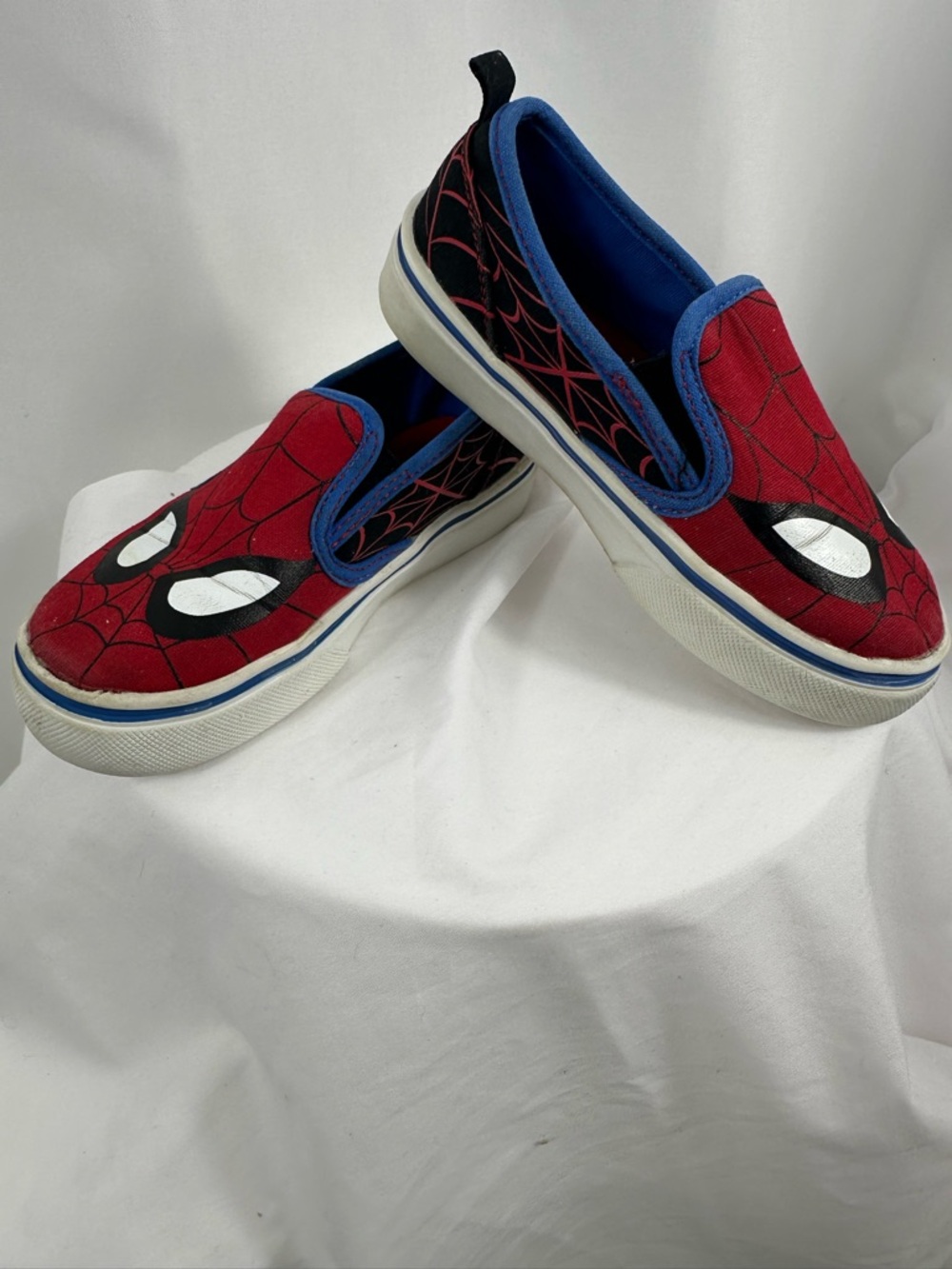 Spider-Man slip on tennis’s size 10